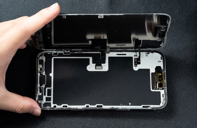 iphone 換電池:電池內部照片(圖片來源:Dado3C)