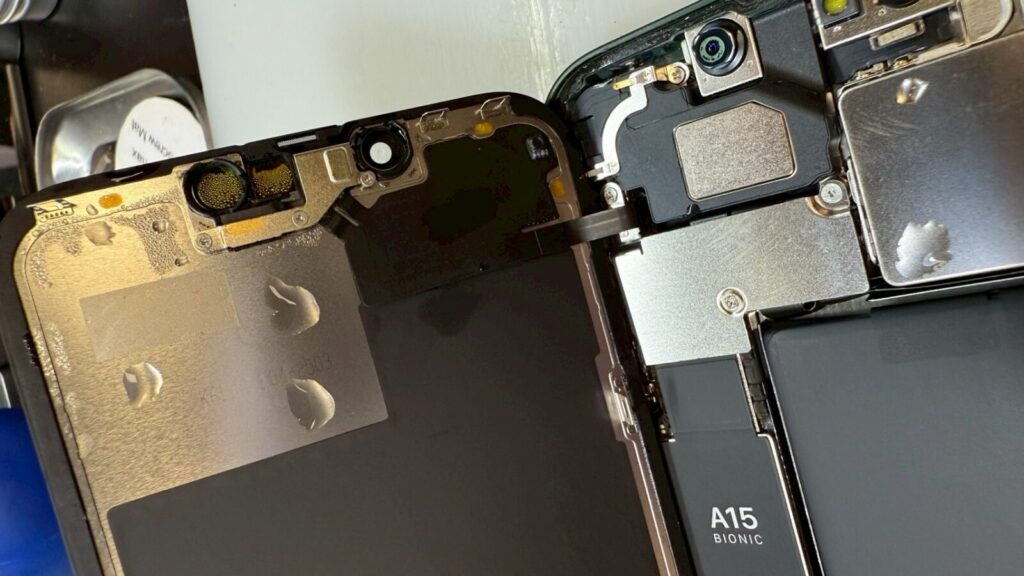 手機進水可能造成腐蝕，所以要進快送專業維修店家（圖片來源：DADO3C 提供）