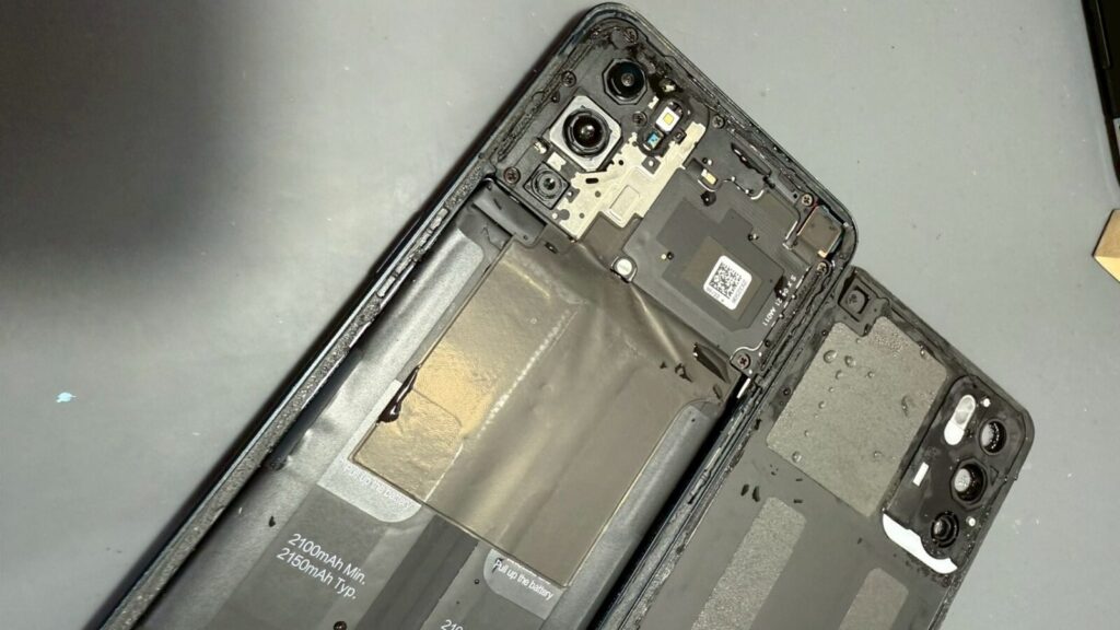 手機進水後雖人看似正常，但內部可能還有殘留的水分，所以要進快送修喔！