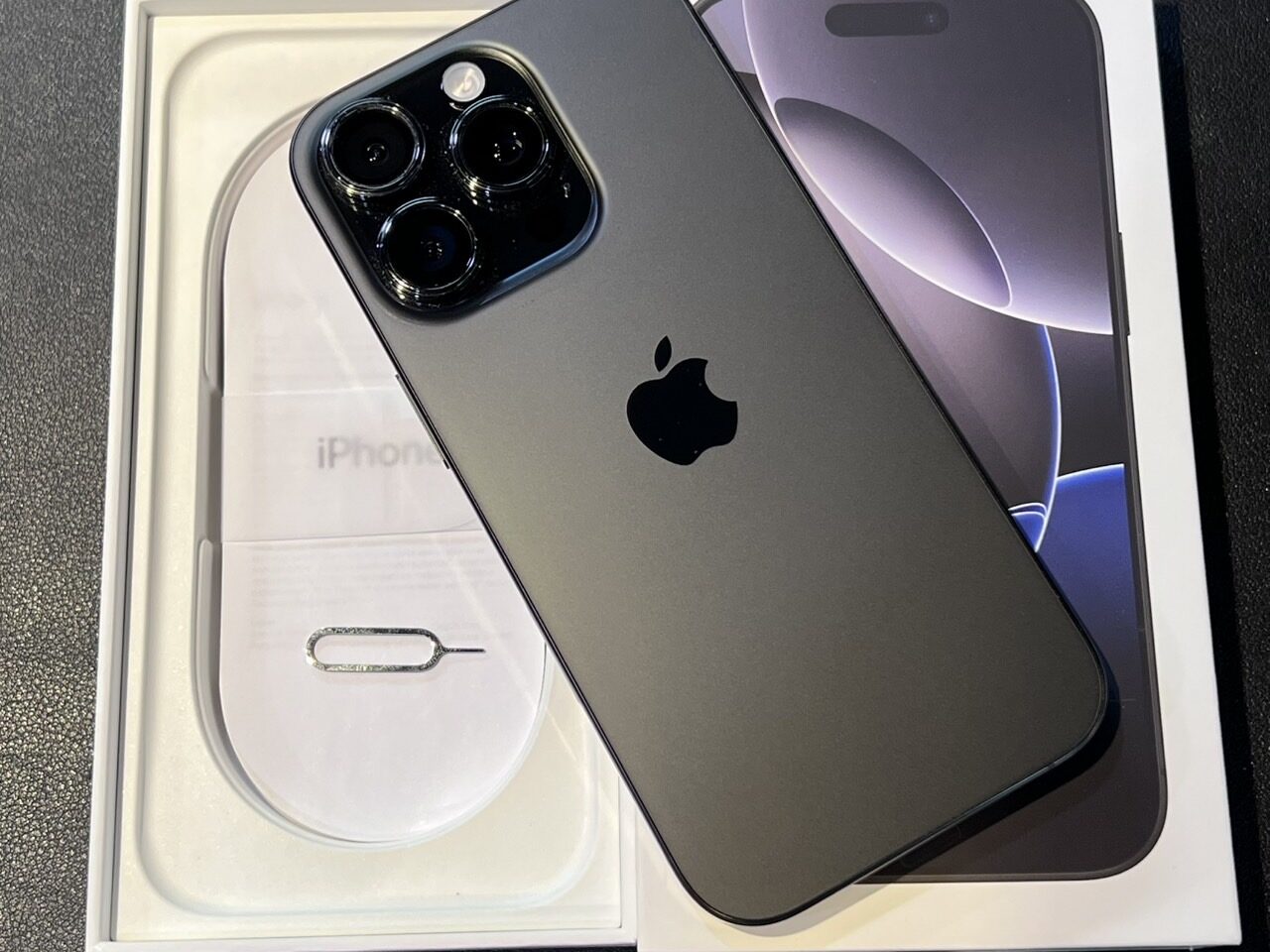 iPhone 背板破裂是對內部精密零件的實際威脅