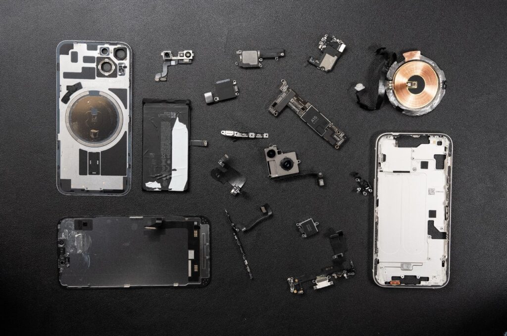 iPhone 手機零件圖 （DADO3C 提供）